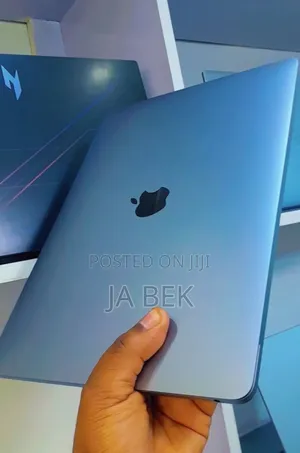 New Laptop Apple MacBook Air 2020 M1 8GB Apple M1 SSD 256GB