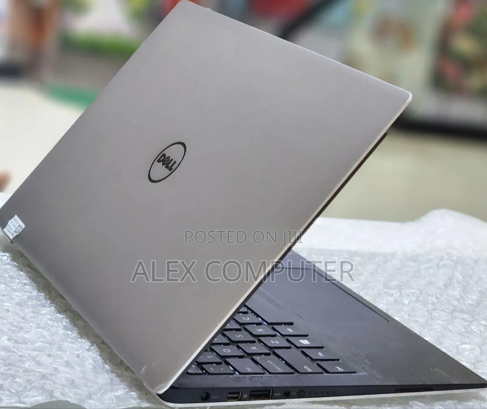 New Laptop Dell XPS 15 8GB Intel Core I7 SSD 256GB