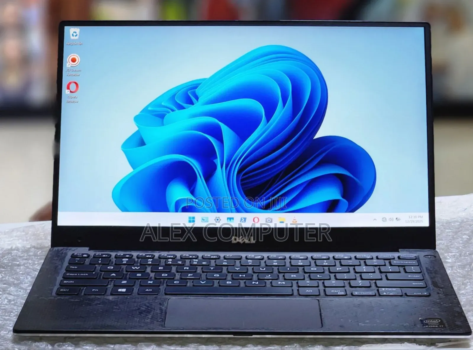 New Laptop Dell XPS 15 8GB Intel Core I7 SSD 256GB