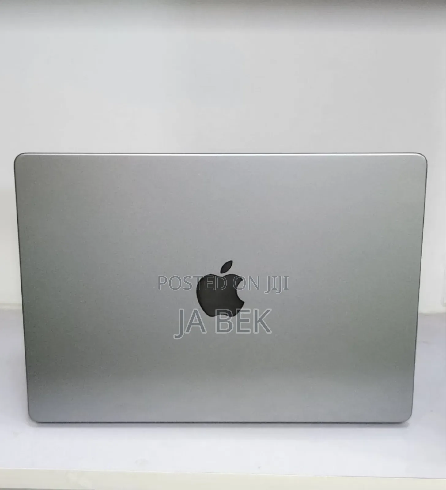 New Laptop Apple MacBook Pro M1 16GB Apple M1 Pro SSD 512GB
