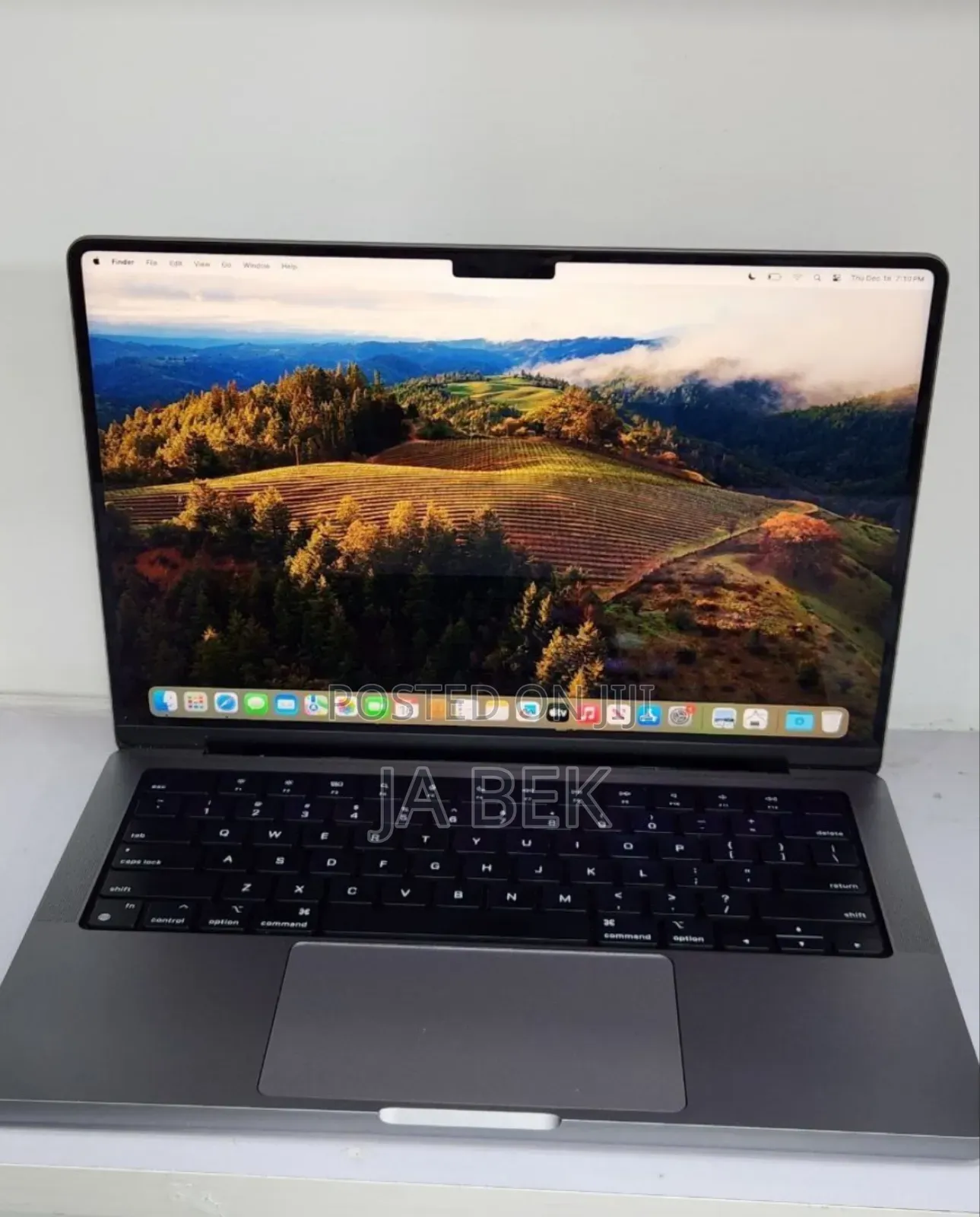 New Laptop Apple MacBook Pro M1 16GB Apple M1 Pro SSD 512GB