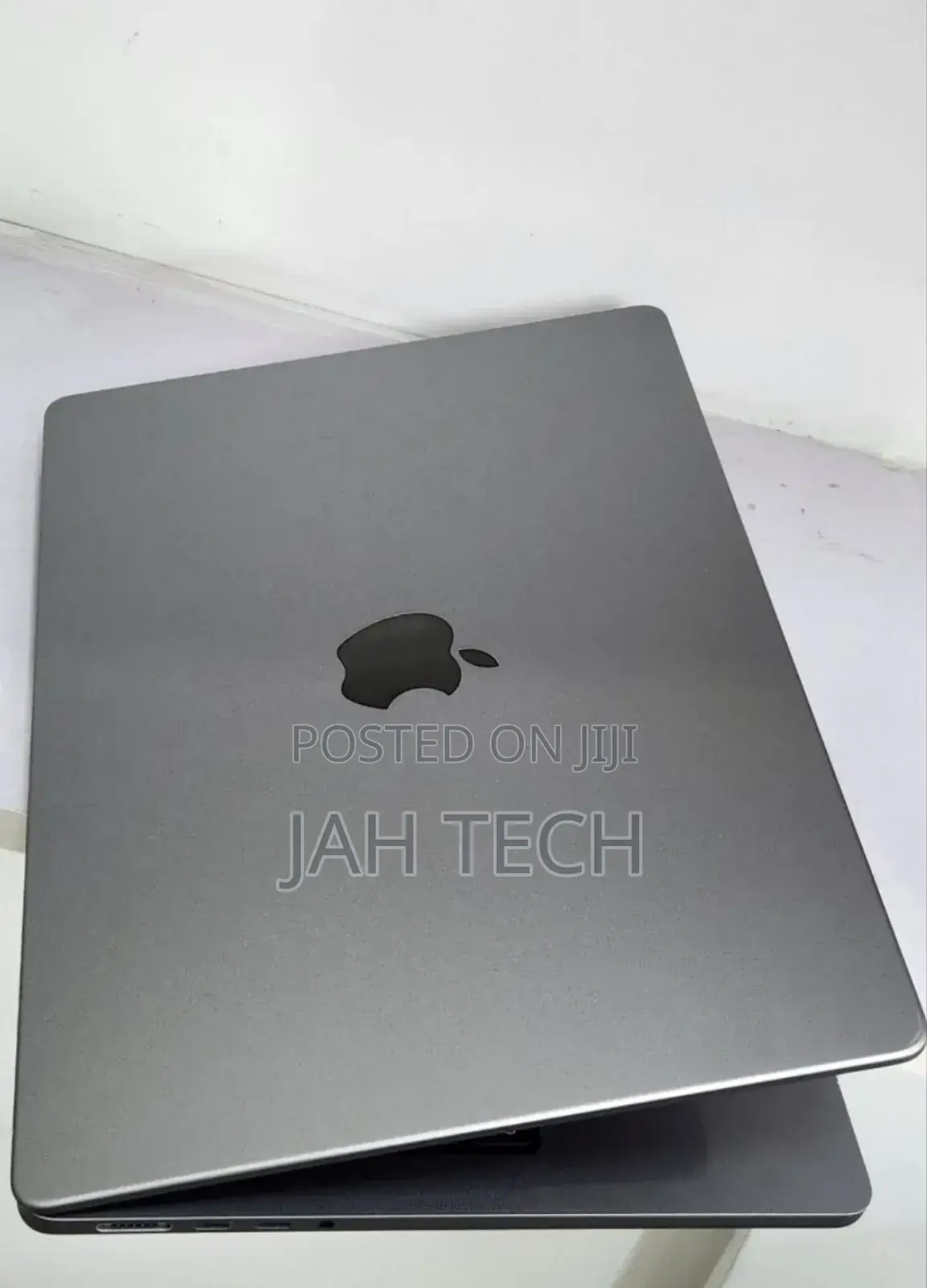 New Laptop Apple MacBook Pro M1 16GB Apple M1 Pro SSD 512GB