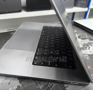 New Laptop Apple MacBook Pro M1 64GB Apple M1 Max SSD 1T