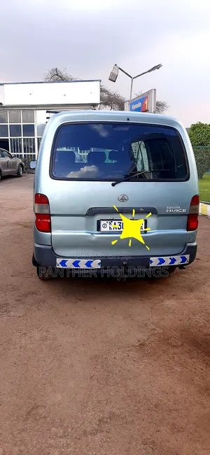 Toyota HiAce 2000