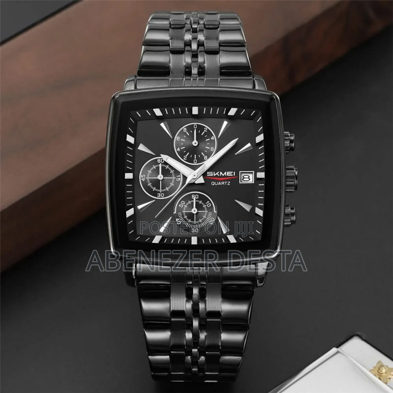 Skmei 2434 Quartz Watch With a Black Dial and Stainless Steel Band