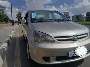 Toyota Platz 2005