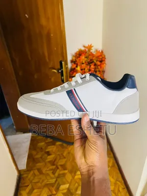 Photo - Low-Top, Sneakers