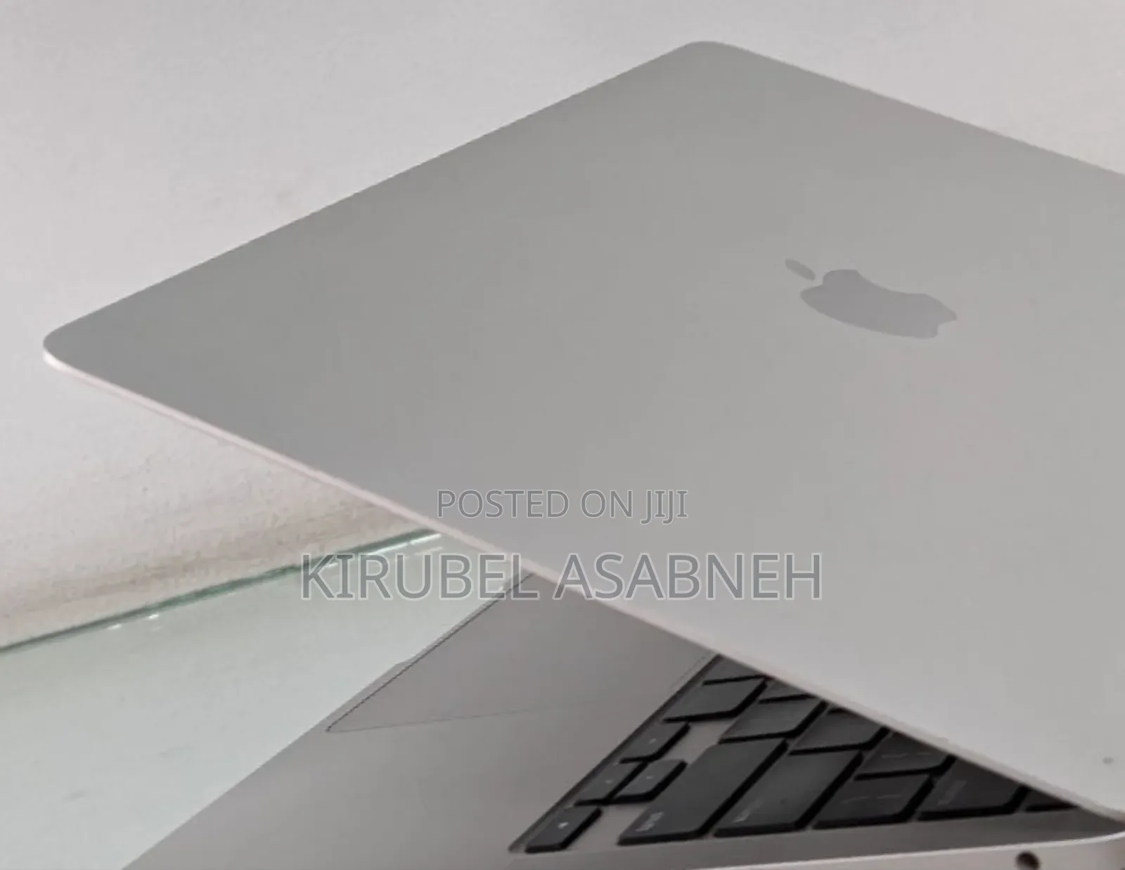 New Laptop Apple MacBook Pro 2022 M2 8GB Apple M2 SSD 256GB