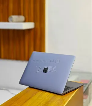 New Laptop Apple MacBook Pro 2019 16GB Intel Core I5 SSD 256GB