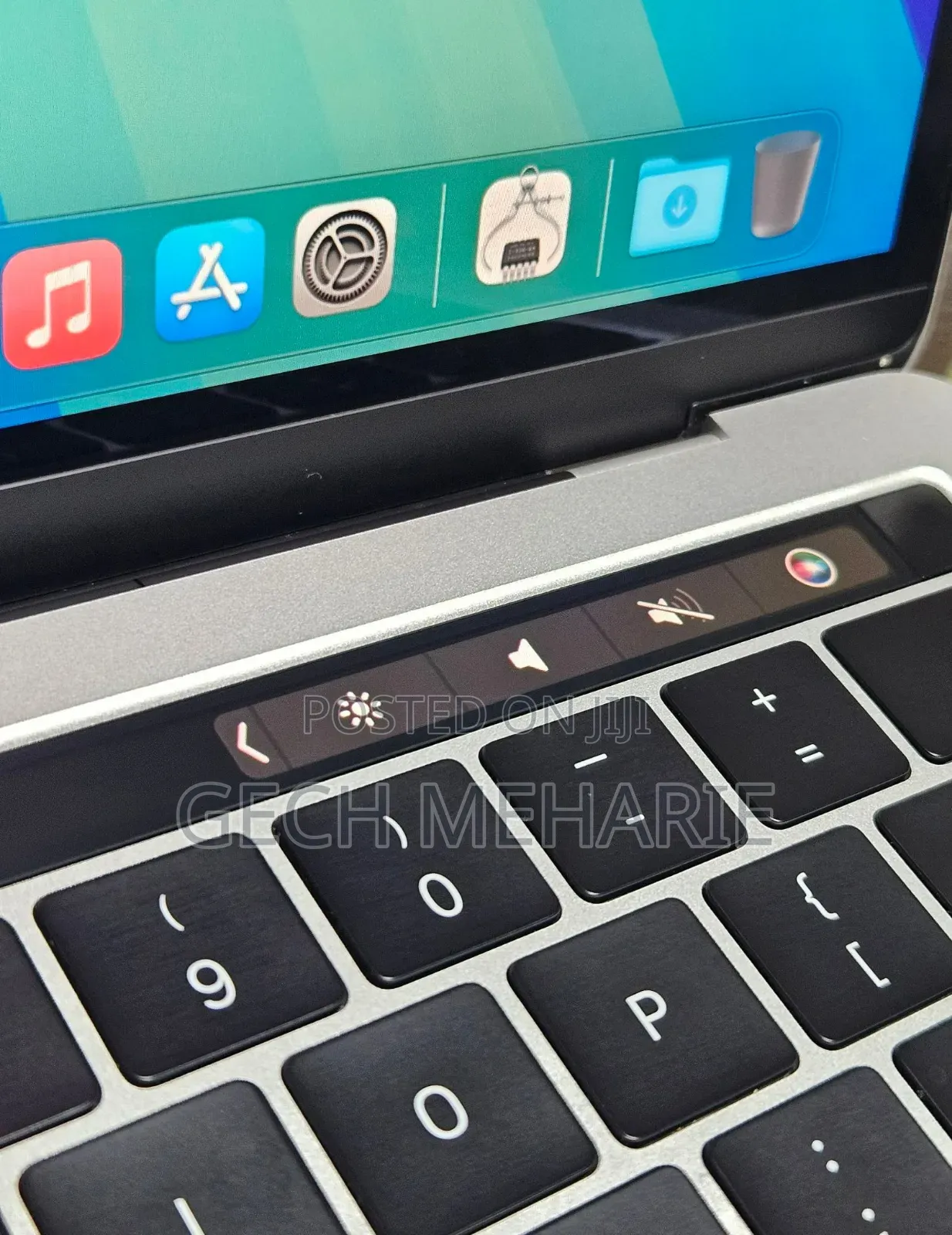 New Laptop Apple MacBook Pro 2019 8GB Intel Core i5 SSD 128GB