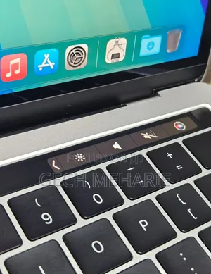 New Laptop Apple MacBook Pro 2019 8GB Intel Core i5 SSD 128GB