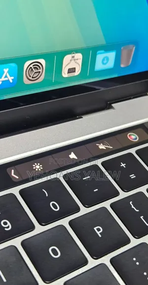 New Laptop Apple MacBook Pro 2019 8GB Intel Core i5 SSD 128GB