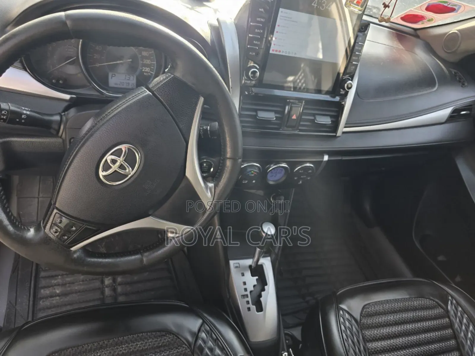 Toyota Yaris 2015 Silver