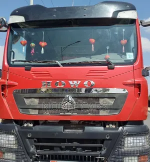Photo - HOWO Dump Truck 2025 Red
