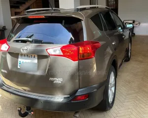 Toyota RAV4 2015 Gold