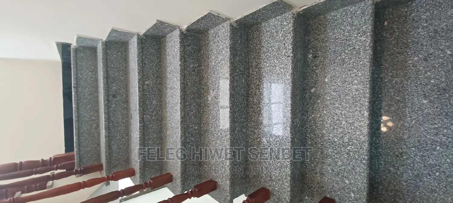 5bdrm House in አአ, Bole for Sale