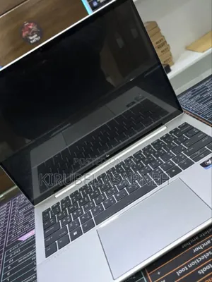 New Laptop HP Dragonfly G4 16GB Intel Core I7 SSD 512GB