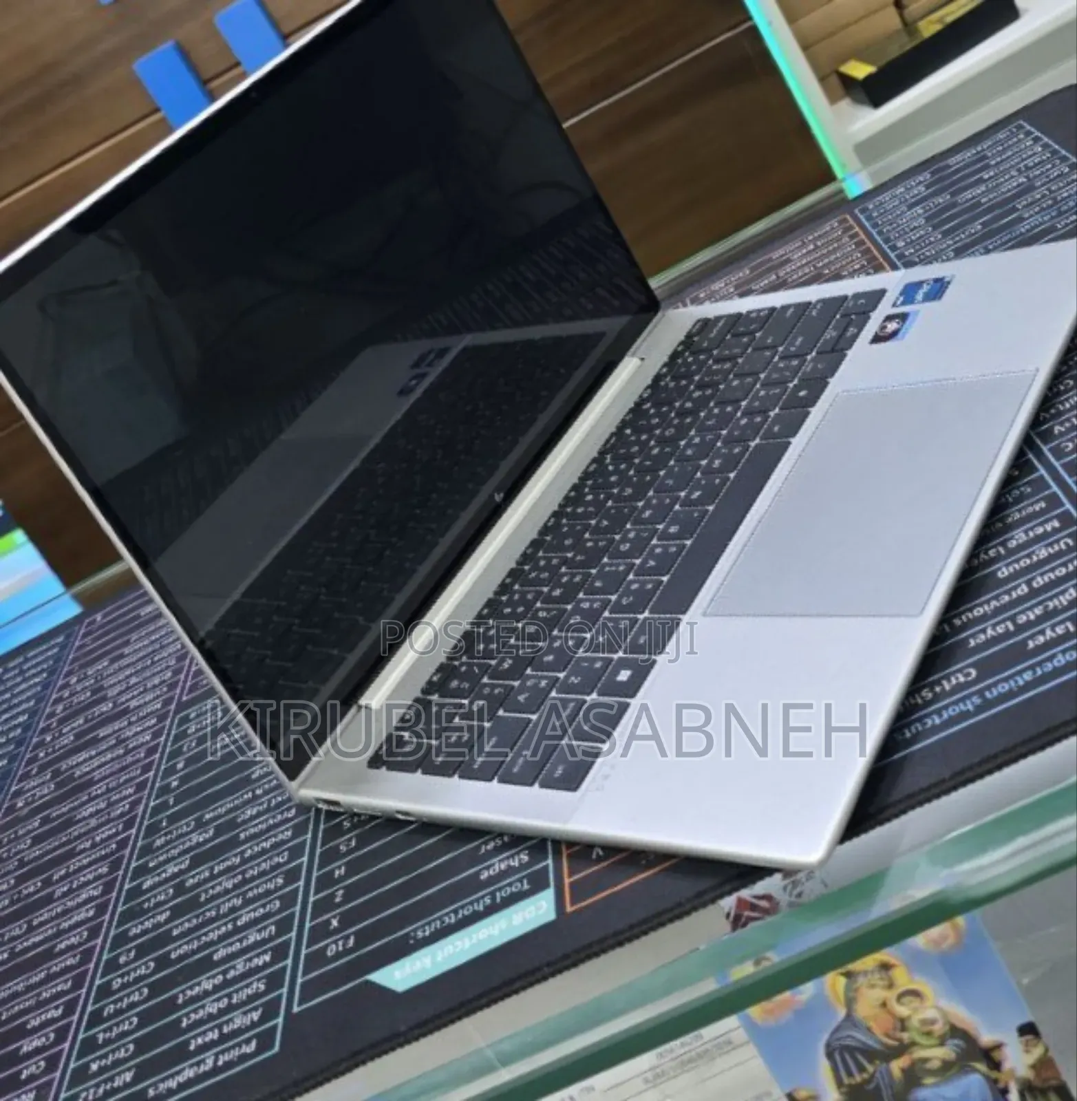 New Laptop HP Dragonfly G4 16GB Intel Core I7 SSD 512GB