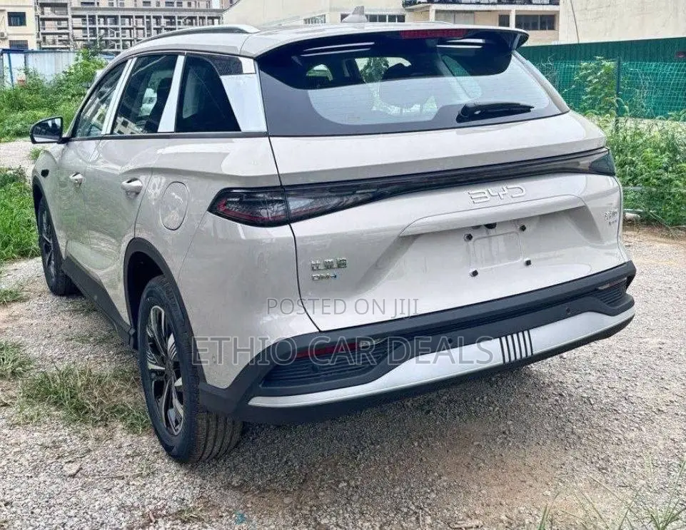 BYD Seal DM-i 2025 Off white