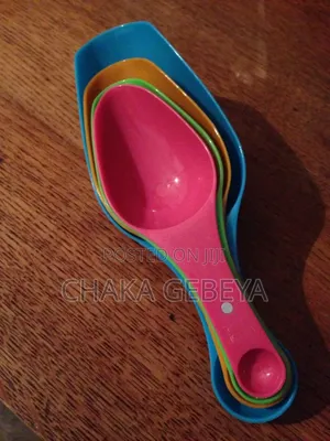 Photo - 4-Piece Flour Sifter Set - Multiple Colors - Perfect for Baking