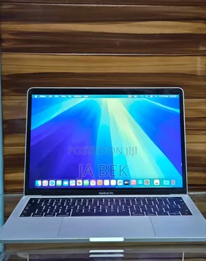 New Laptop Apple MacBook Pro 2019 8GB Intel Core I5 SSD 128GB
