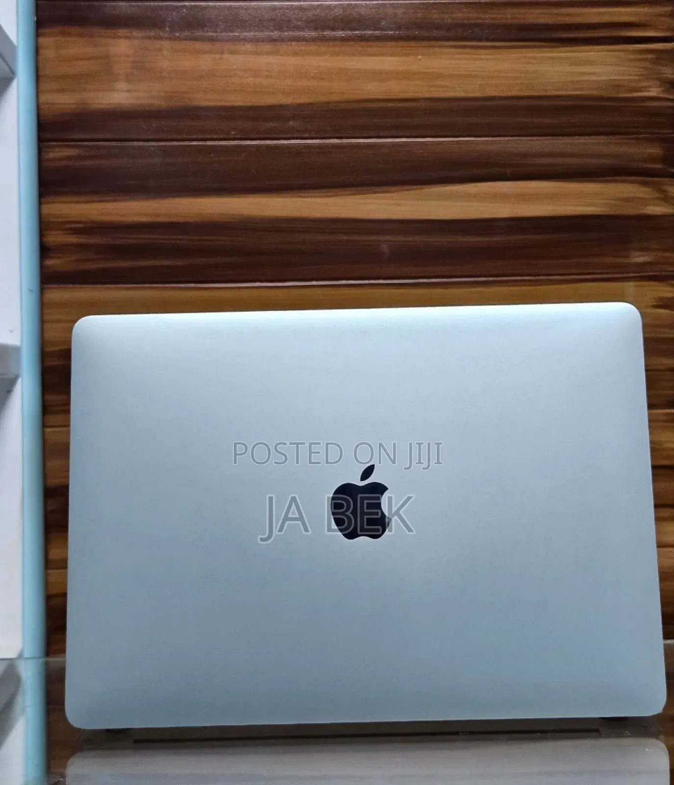 New Laptop Apple MacBook Pro 2019 8GB Intel Core I5 SSD 128GB