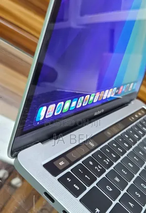 New Laptop Apple MacBook Pro 2019 8GB Intel Core I5 SSD 128GB