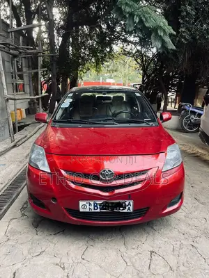 Photo - Toyota Yaris 2008 Red
