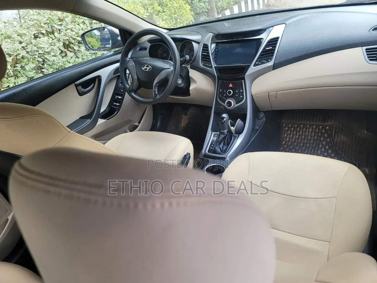 Hyundai Elantra SE 4dr Sedan (1.8L 4cyl 6M) 2015 Brown