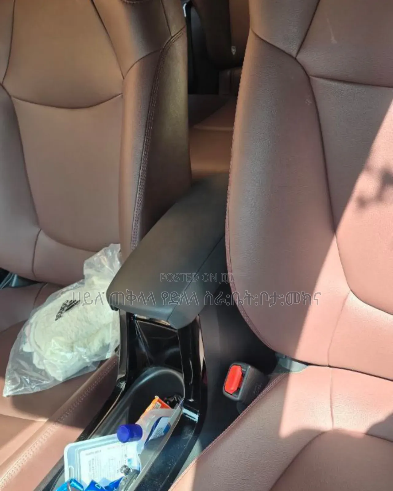 Toyota Corolla Cross Hybrid 2024 White