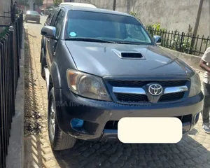 Toyota Hilux 2008 Gray