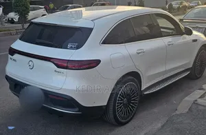 Mercedes-Benz EQC EQC400 4MATIC 2022 White