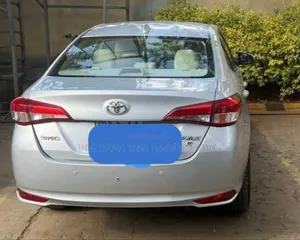 Toyota Yaris 2020 Silver