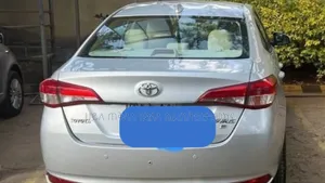 Toyota Yaris 2020 Silver