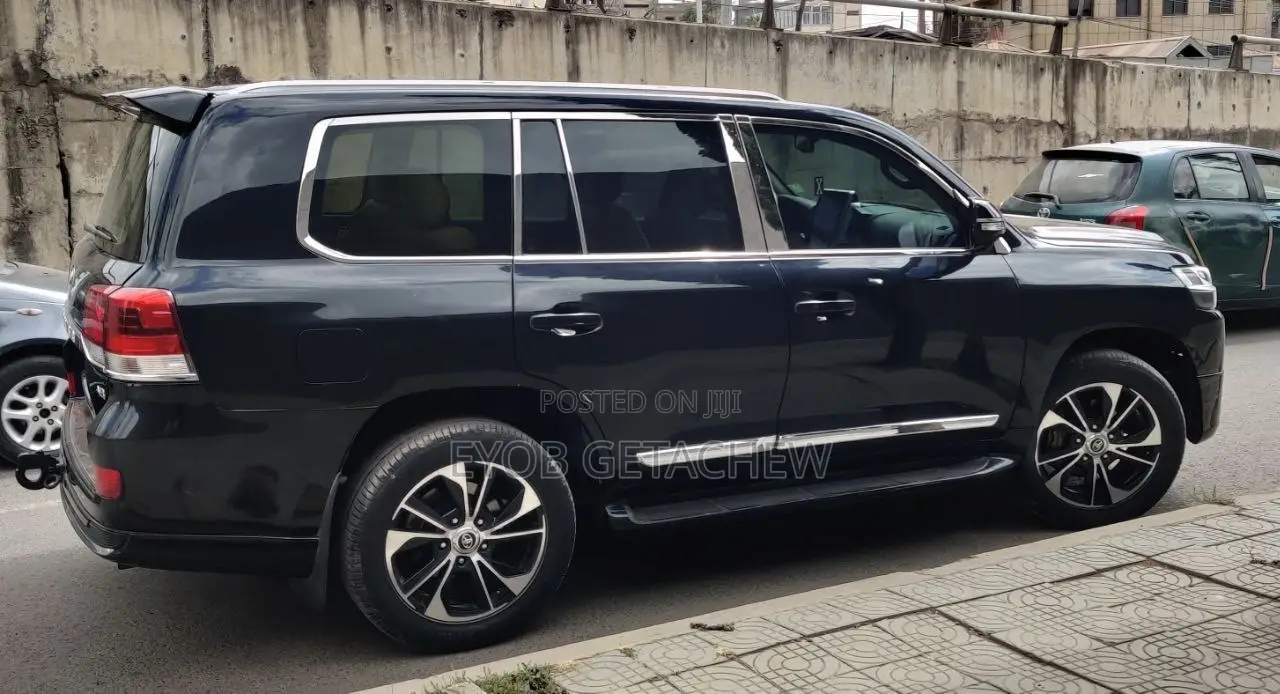 Toyota Land Cruiser 2012 Black