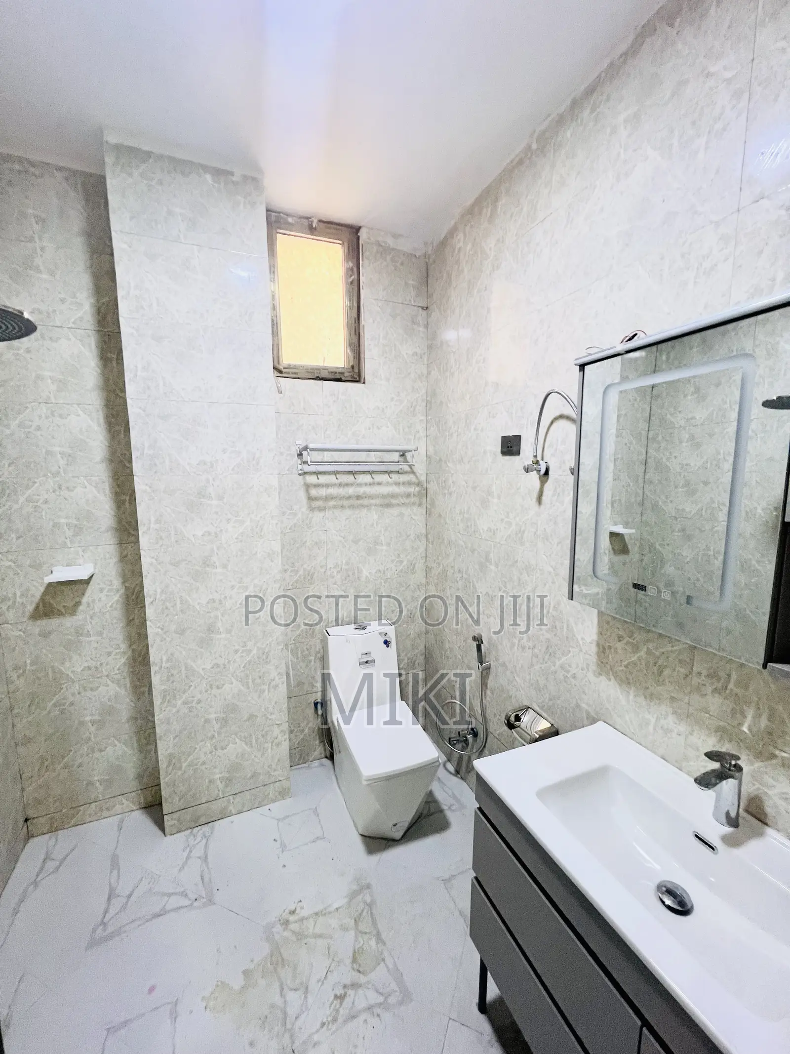 Furnished 5bdrm Apartment in Diaspora, Nifas Silk-Lafto for sale