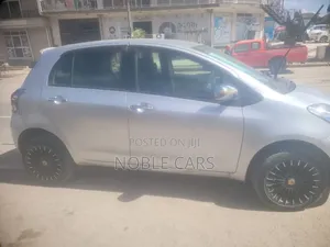 Toyota Yaris 2010 Silver