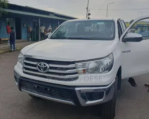 Toyota Hilux 2023 Beige