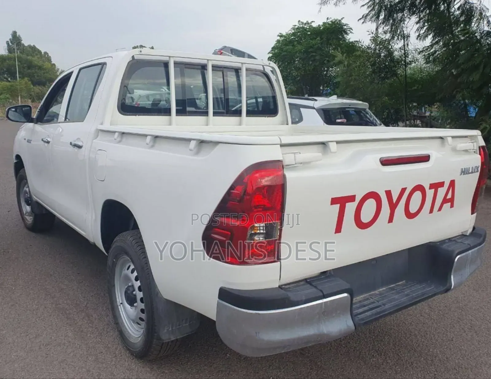 Toyota Hilux 2023 Beige