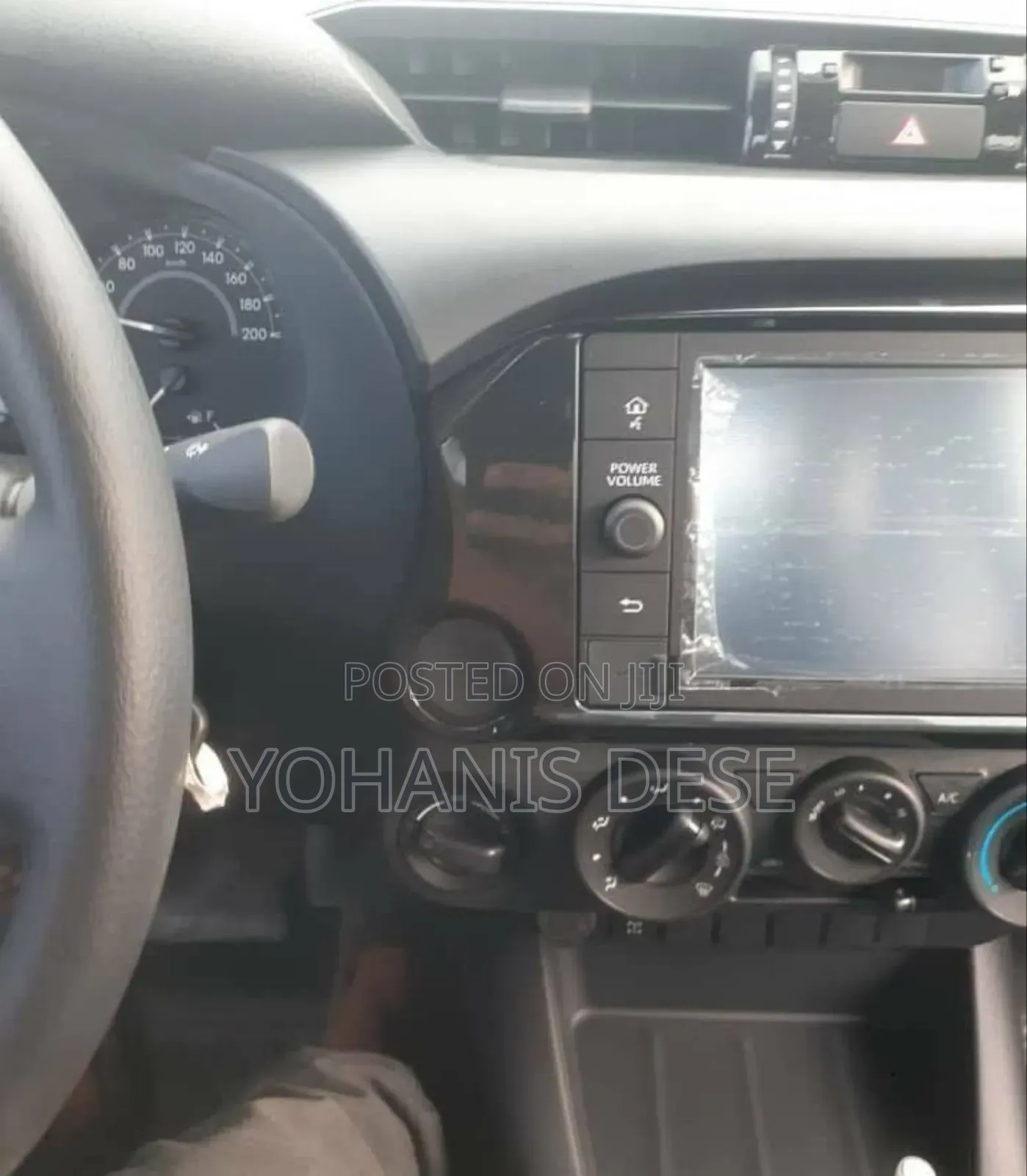 Toyota Hilux 2023 Beige