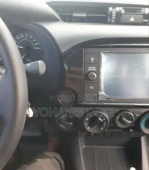 Toyota Hilux 2023 Beige