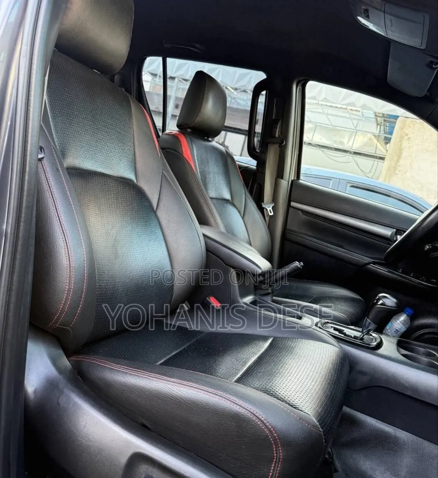 Toyota Hilux 2023 Beige