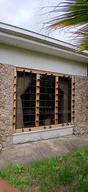 Furnished 5bdrm Villa in ለገጣፎ ሮፋክ ሪልስተት, Oromia-Finfinne for sale