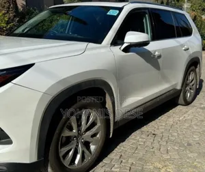 Toyota Grand Highlander Hybrid 2025 Beige