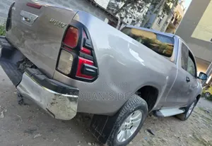 Toyota Hilux 2016 Beige
