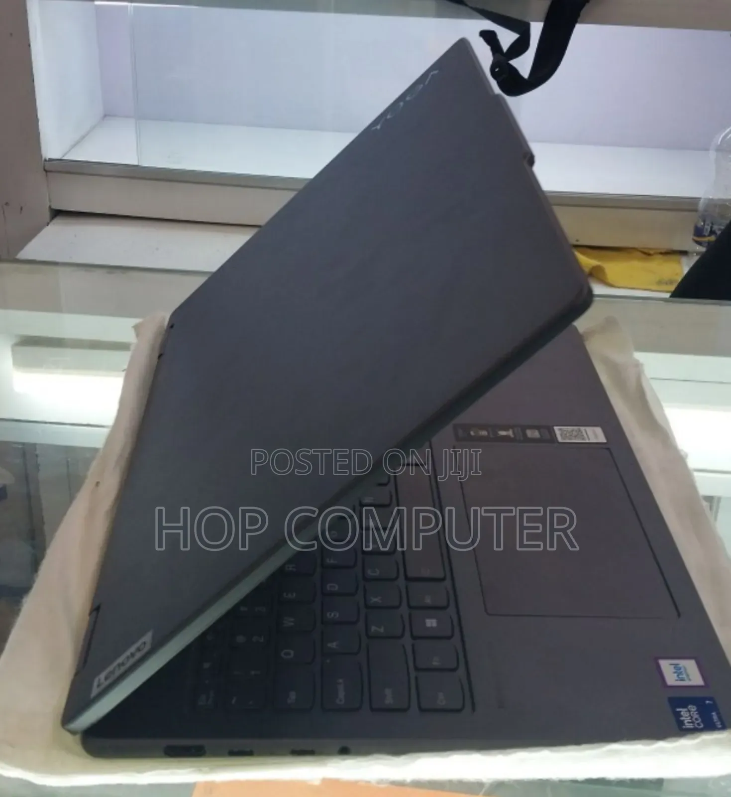 New Laptop Lenovo Yoga 7i 16GB Intel Core Ultra 7 SSD 1T