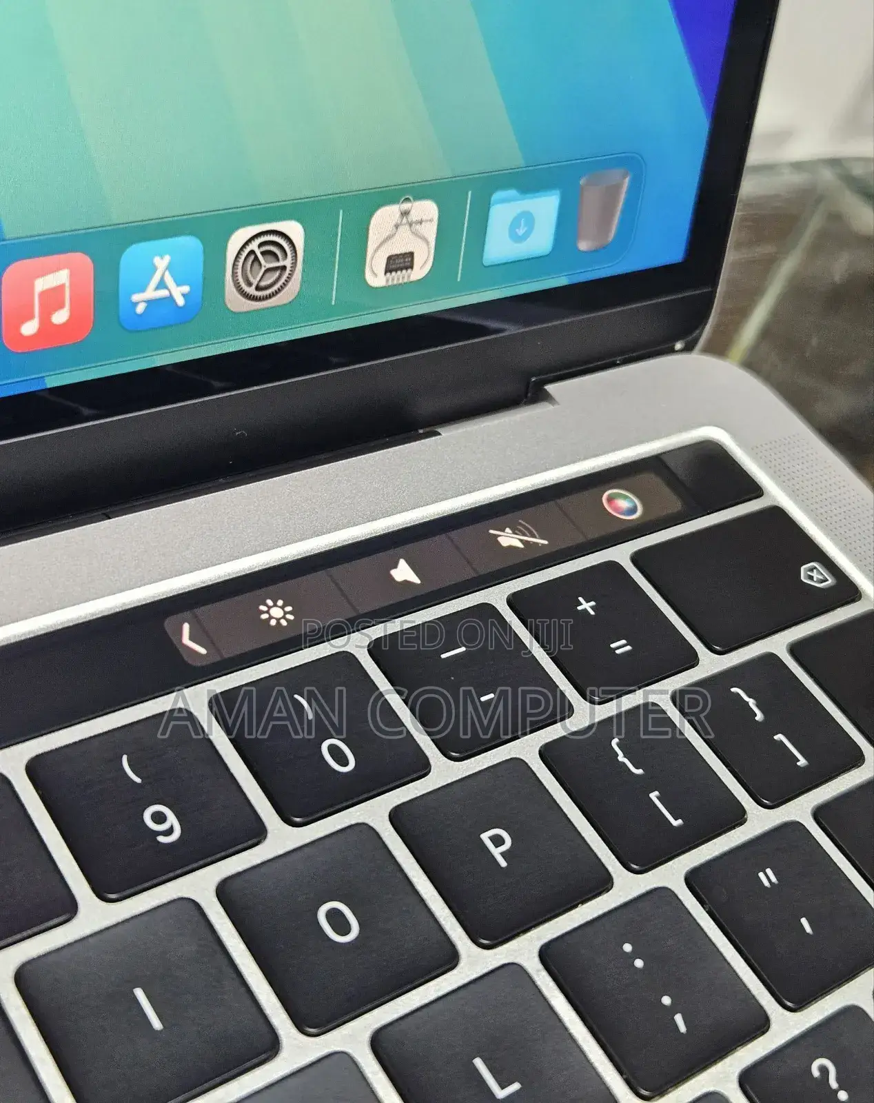 New Laptop Apple MacBook Pro 2019 8GB Intel Core I5 SSD 128GB