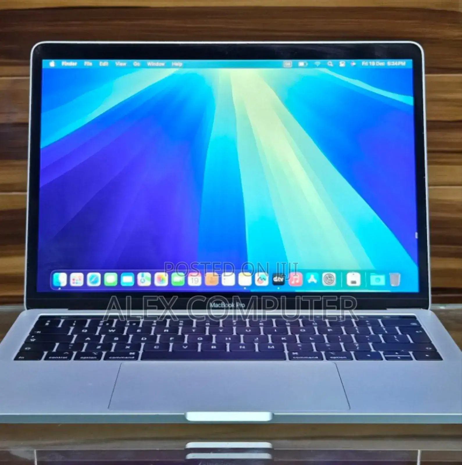 New Laptop Apple MacBook Pro 2019 8GB Intel Core I5 SSD 128GB