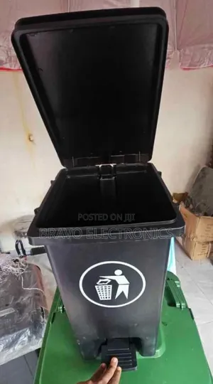 20l Trash Can (Garbage Bin) Compact, Clean Perfect for Daily Use!
