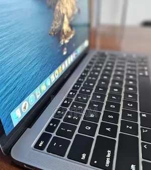 New Laptop Apple MacBook Pro 2019 8GB Intel Core I5 SSD 128GB